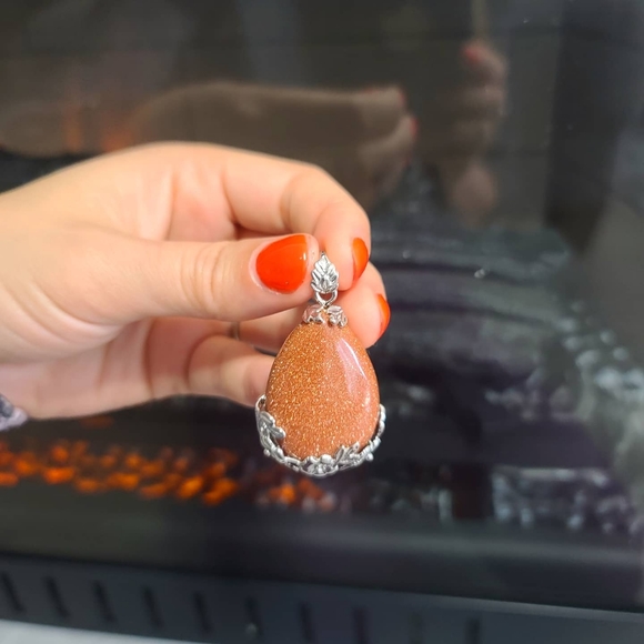Goldstone Teardrop classy Pendant - Picture 3 of 3